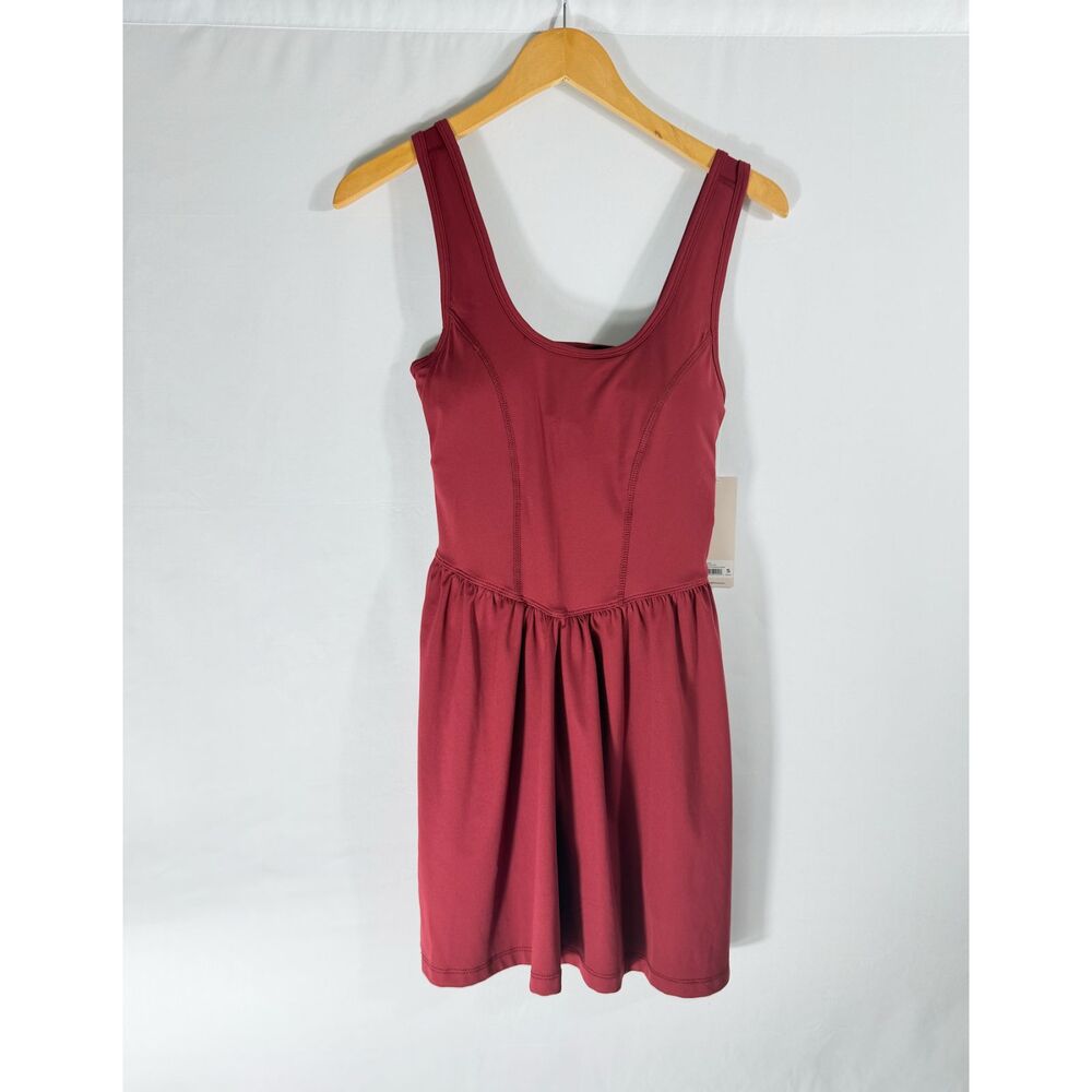 Yogalicious Nude Tech Berlina Dress Tibetan Red Small NWT Athletic Dress